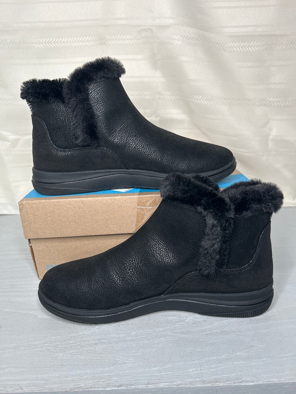 Clarks Cloudsteppers Breeze Fur Faux Fur Slip On Bootie Black Womens Size 9.5 M